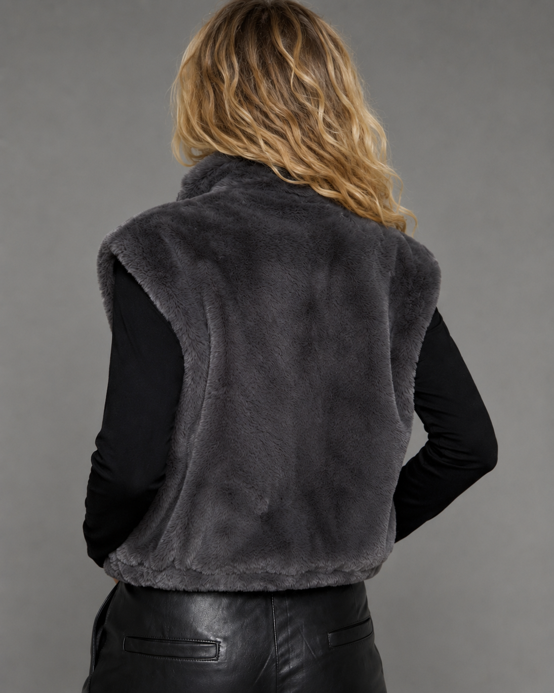 Chaqueta piel sin manga Anisa Taupe